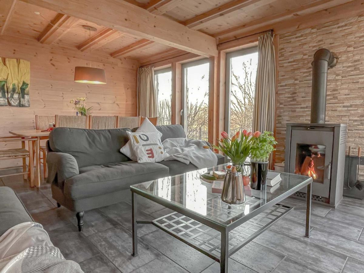 Traumhaff Kuestenchalets - Einzigartige Chalets An Der Ostsee. Ganz Aus Laerchenholz Mit Kamin Und Sauna Vogelsang-Warsin Zewnętrze zdjęcie