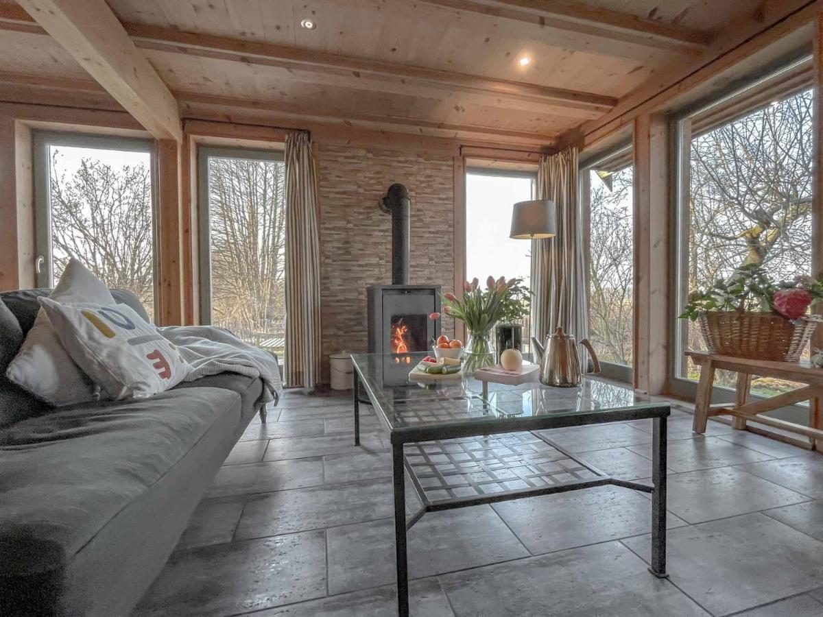 Traumhaff Kuestenchalets - Einzigartige Chalets An Der Ostsee. Ganz Aus Laerchenholz Mit Kamin Und Sauna Vogelsang-Warsin Zewnętrze zdjęcie
