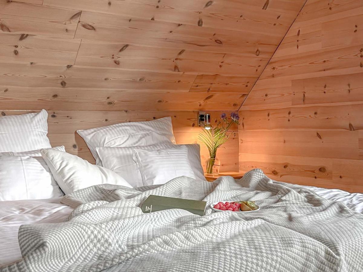 Traumhaff Kuestenchalets - Einzigartige Chalets An Der Ostsee. Ganz Aus Laerchenholz Mit Kamin Und Sauna Vogelsang-Warsin Zewnętrze zdjęcie