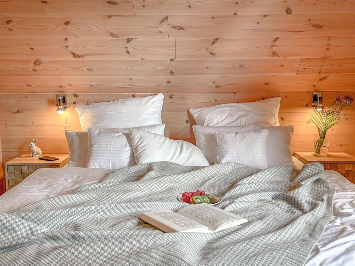 Traumhaff Kuestenchalets - Einzigartige Chalets An Der Ostsee. Ganz Aus Laerchenholz Mit Kamin Und Sauna Vogelsang-Warsin Zewnętrze zdjęcie