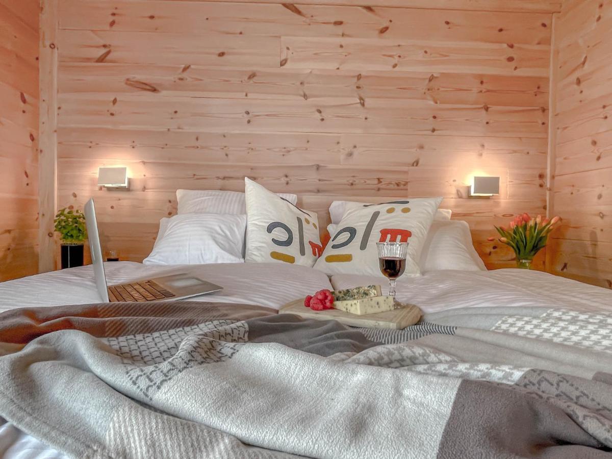 Traumhaff Kuestenchalets - Einzigartige Chalets An Der Ostsee. Ganz Aus Laerchenholz Mit Kamin Und Sauna Vogelsang-Warsin Zewnętrze zdjęcie