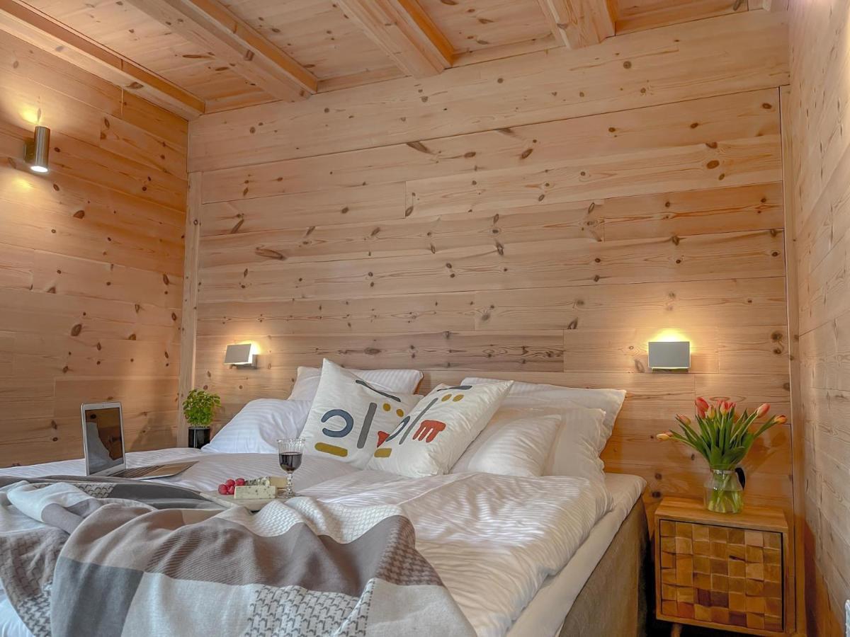 Traumhaff Kuestenchalets - Einzigartige Chalets An Der Ostsee. Ganz Aus Laerchenholz Mit Kamin Und Sauna Vogelsang-Warsin Zewnętrze zdjęcie
